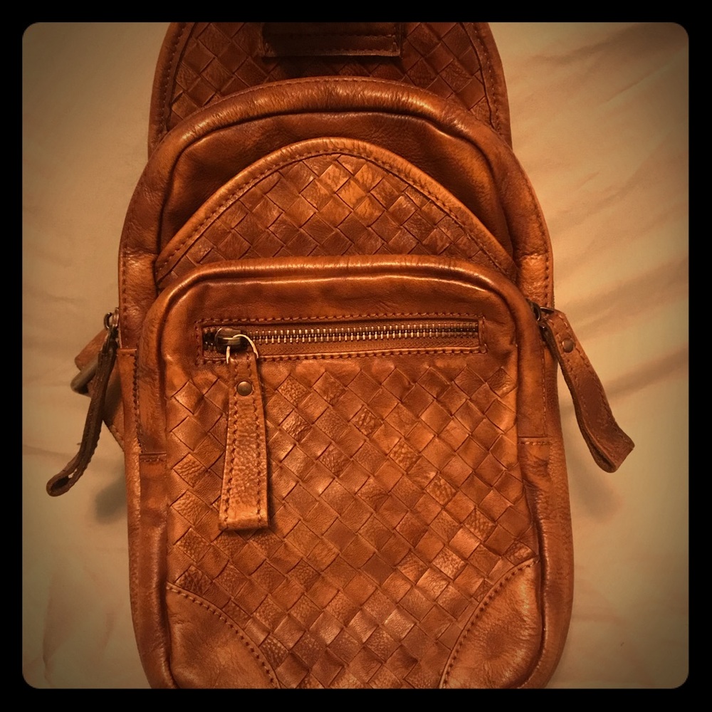 Genuine leather shoulder bag